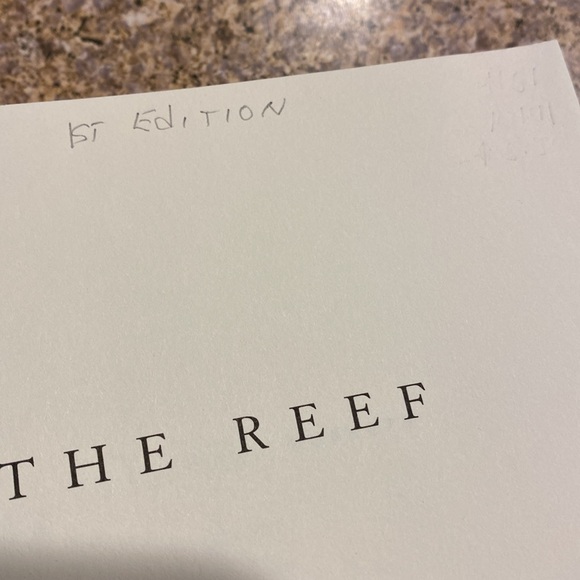 2 Nora Roberts Hardcover Books The Reef & Birthright - Picture 11 of 16